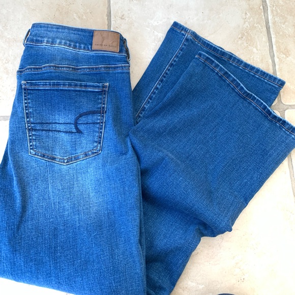 AEO Favorite Boyfriend Super Stretch Mid Rise Bootcut Denim Jeans - Picture 8 of 10